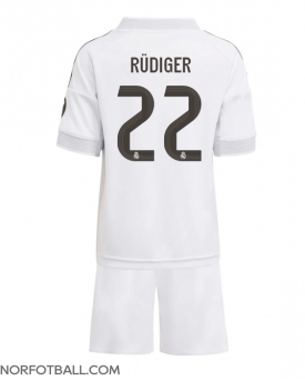 Billige Fotballdrakt Real Madrid Antonio Rudiger #22 Replika Hjemmedraktsett Barn 2025-26 Kortermet (med bukser)